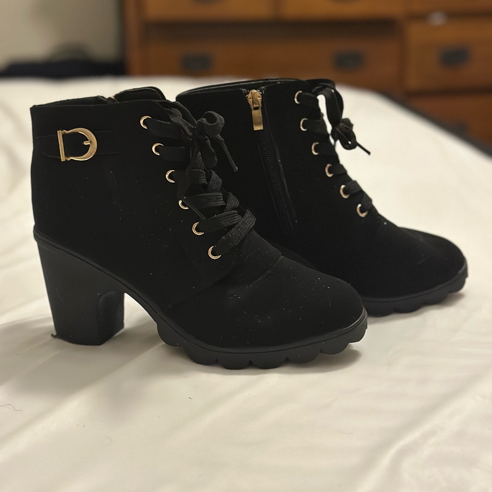 Elegant Black Ankle Boots